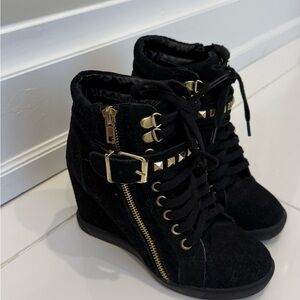 Steve Madden Stylish Black Wedge Ankle Boots